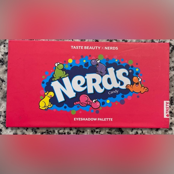 Nerds Eyeshadow Palette X Taste Beauty - Picture 5 of 7